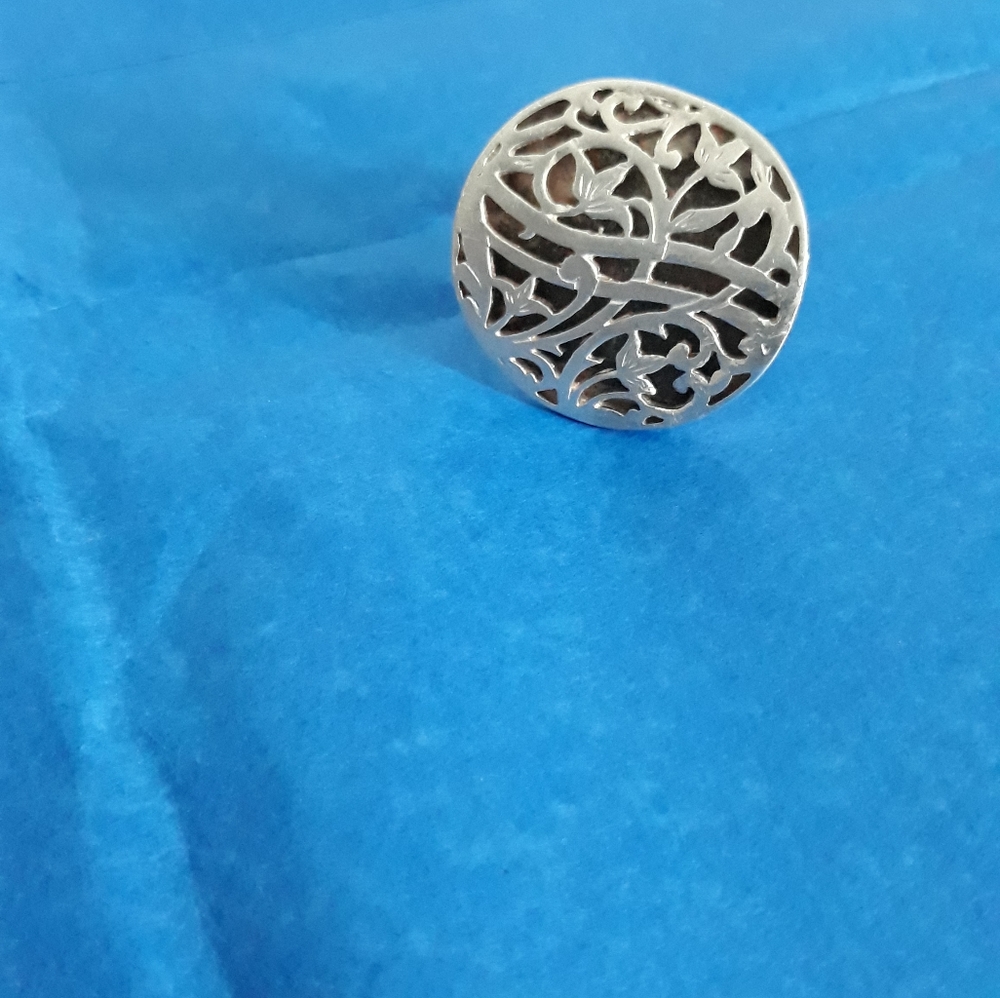 925 SILVER RING. # 7.5 - Picture 8 of 9